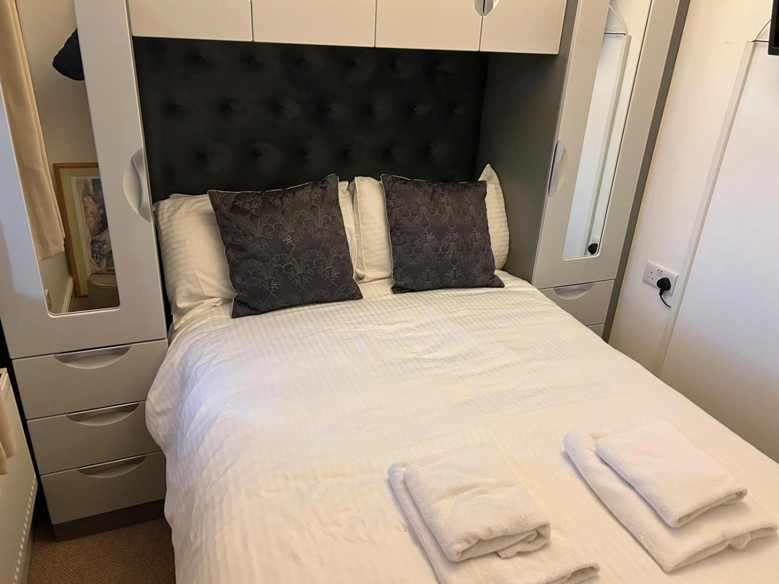 Harbour Penthouse Whitby Apartment Bagian luar foto